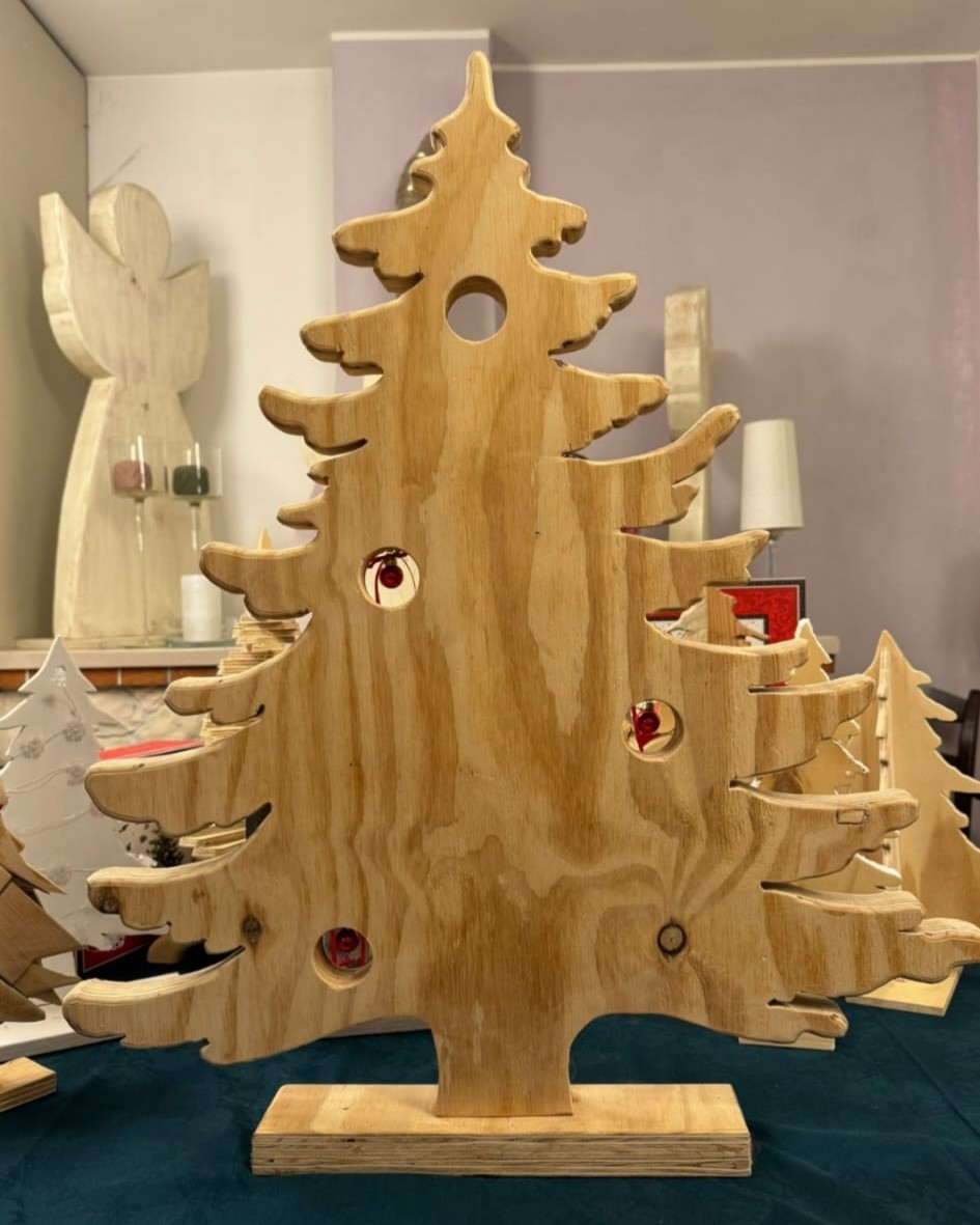 Albero con Dettagli Intagliati